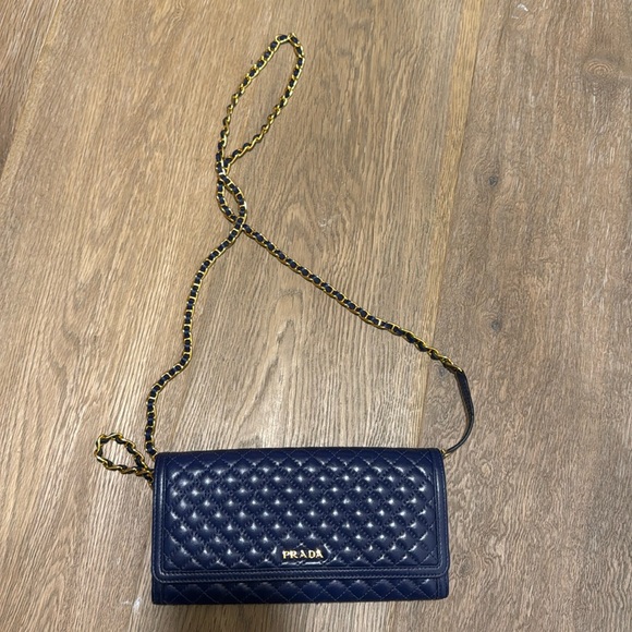 Prada wallet on chain - Picture 1 of 6
